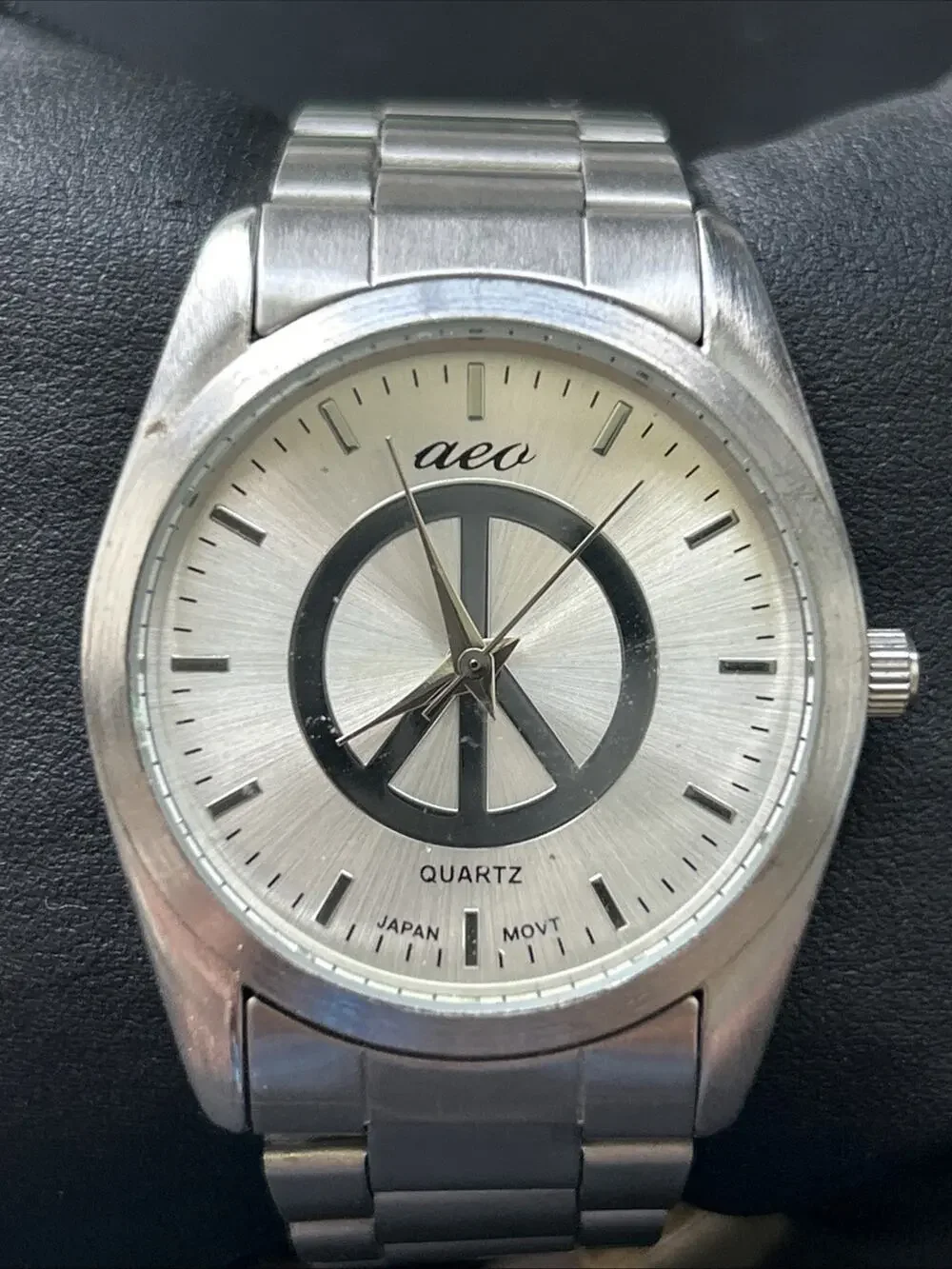 Aeo Peace Sign Dial Women’s Quartz Watch